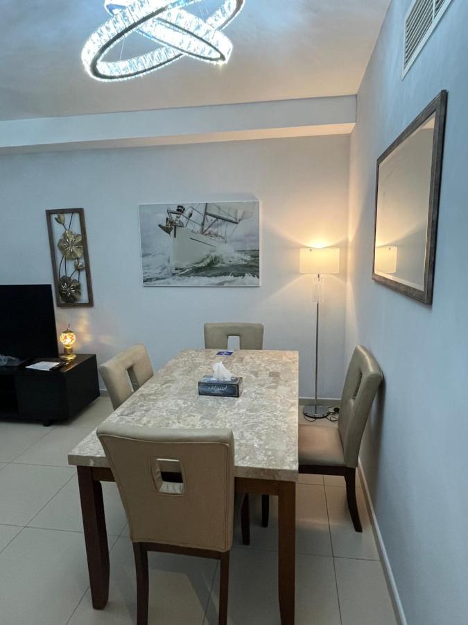 Apartment 2 Bedroom Incredible Ocean Vew *