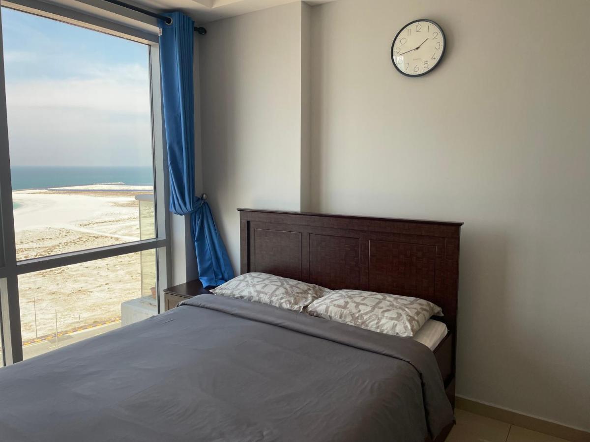Apartment 2 Bedroom Incredible Ocean Vew